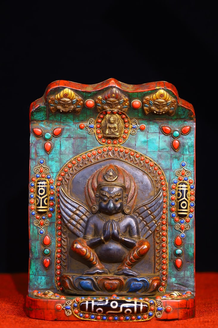 A Exquisite Cloisonne Dzi Bead-Inlaid Buddhist Shrine: A Exquisite Cloisonne Dzi Bead-Inlaid Buddhist Shrine,Qing Dynasty, China,Size:8.7inx5.9in,Weight:950g 