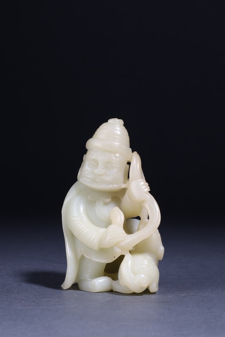 A Exquisite Hotan Jade Human-shaped Ornament: A Exquisite Hotan Jade Human-shaped Ornament,Qing Dynasty, China,Size:1.8inx1.5inx2.8in,Weight:90g 和田玉人形摆件,中国清代