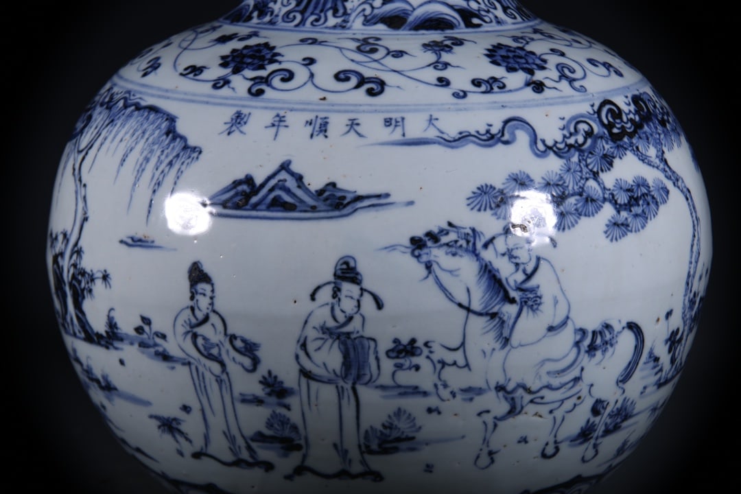 Blue and White Figures Pattern Vase - 3