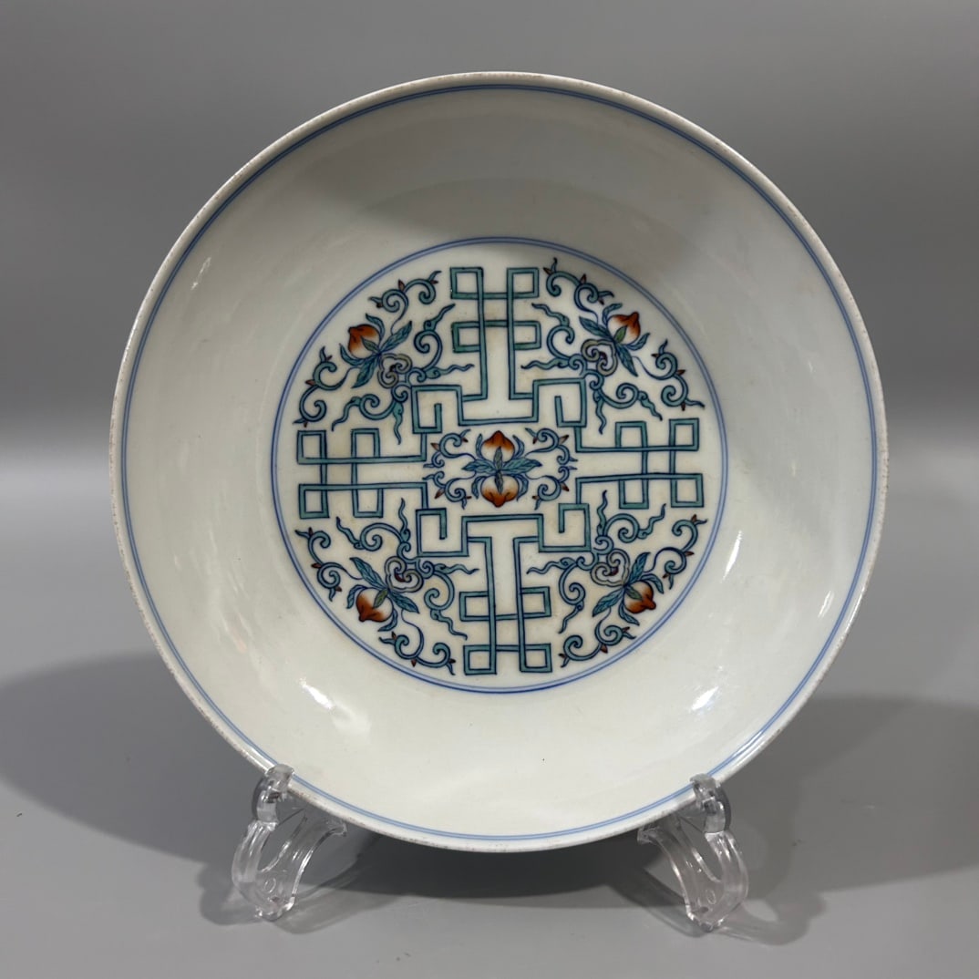 A Exquisite Doucai Peach Pattern Plate: A Exquisite Doucai Peach Pattern Plate,Qing Dynasty, China ,Yongzheng Six-character Mark,Size:8.3inx16.1in 斗彩桃纹盘,中国清代 ,雍正&#