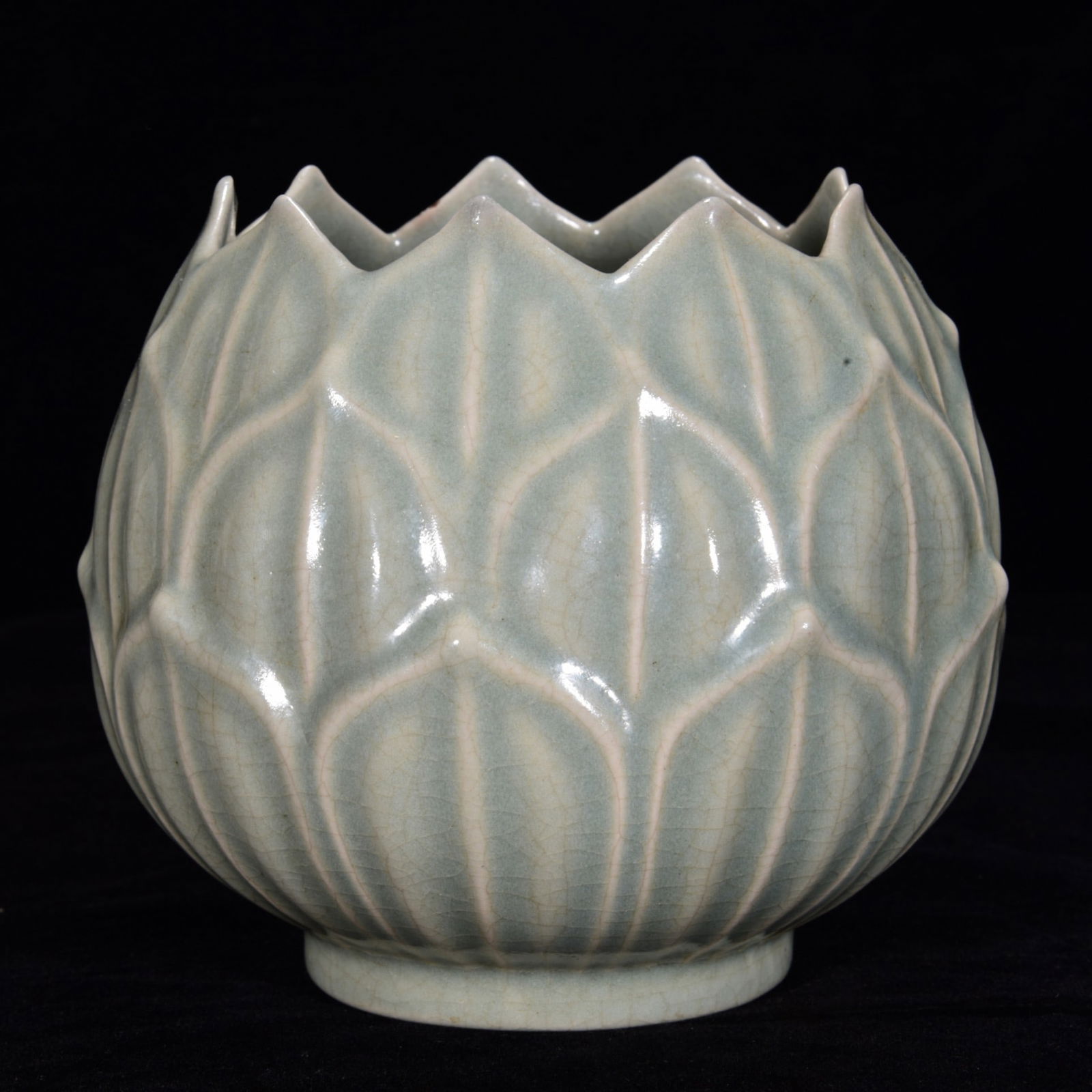 A Rare Ru yao Lotus Brush Washer: A Rare Ru yao Lotus Brush Washer,Song Dynasty, China,Size:5.1inx5.5in 汝窑莲花洗,中国宋代