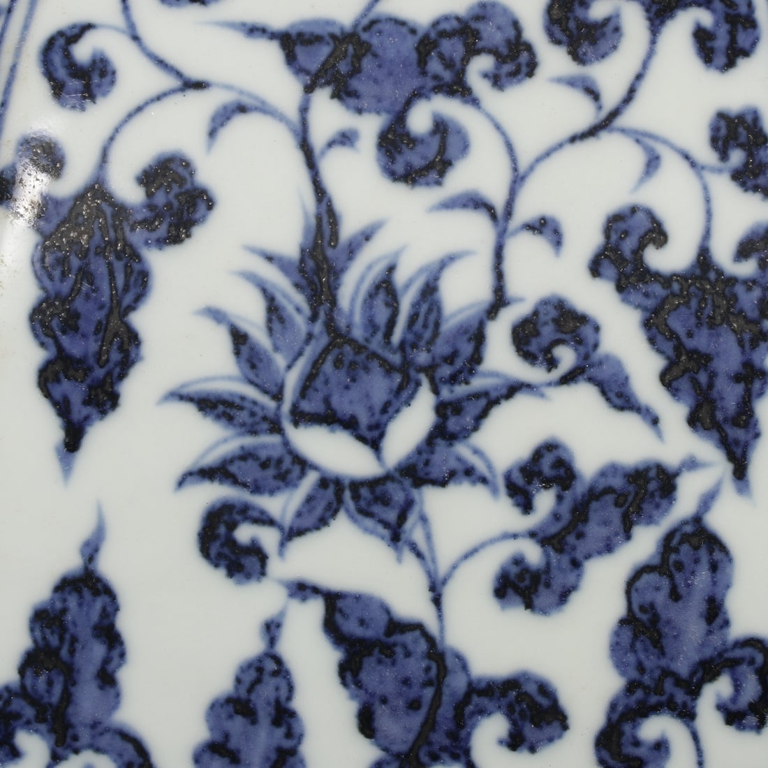 A Exquisite Blue and White Flower Pattern Vase - 6