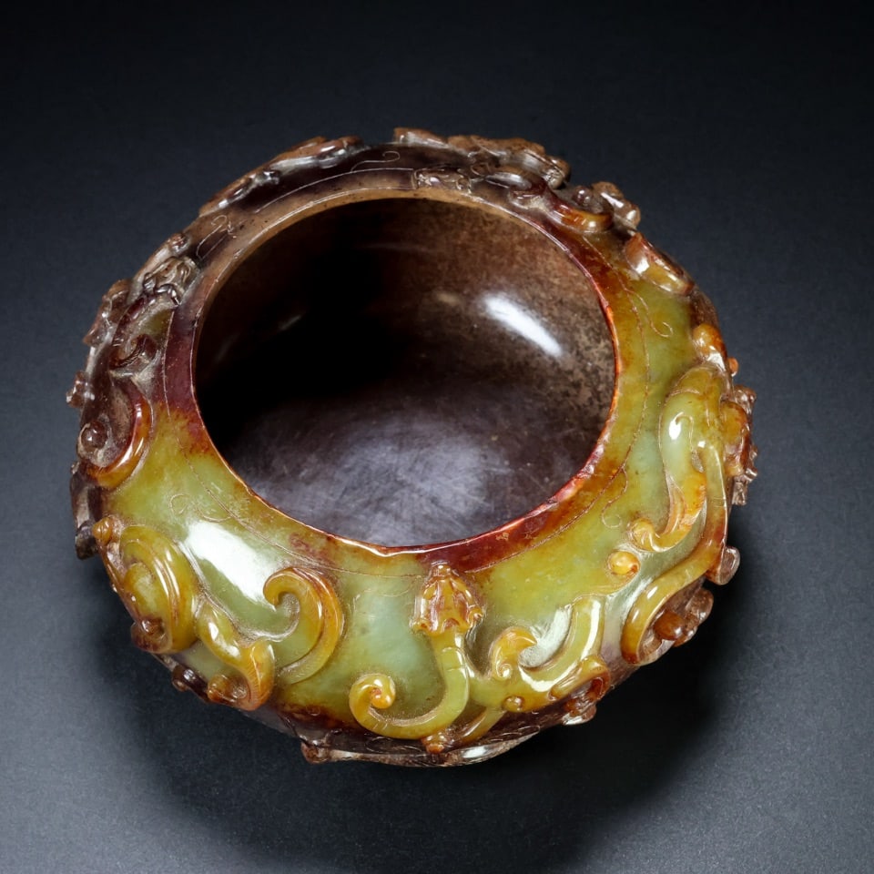 A Exquisite Hetian Jade Dragon Pattern Brush Washer: A Exquisite Hetian Jade Dragon Pattern Brush Washer,Han Dynasty, China,Size:5.3inx5.3inx2.8in,Weight:669g 和田玉龙纹洗,中国汉代