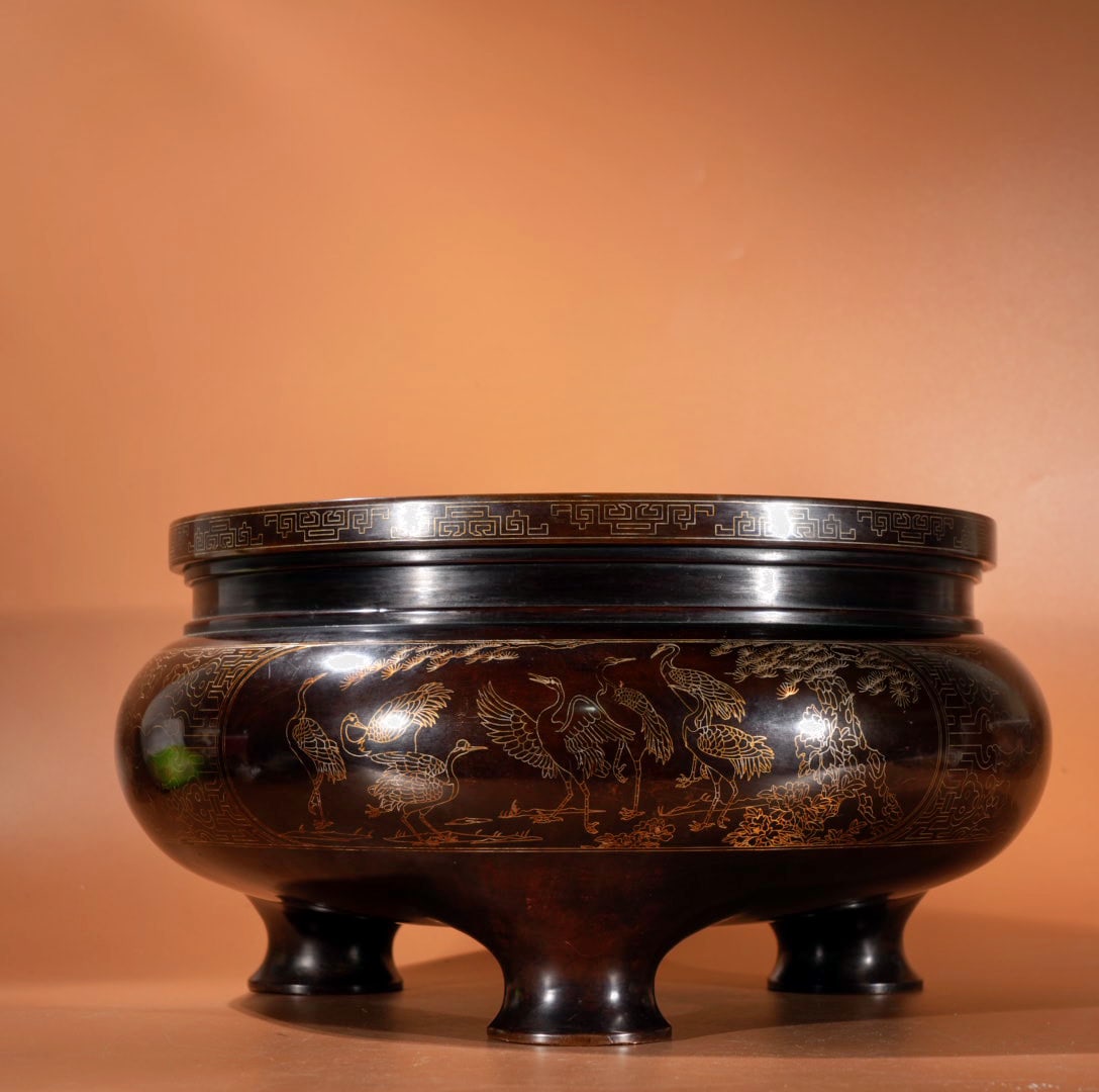 A Exquisite Gilt Bronze Inlaid with Silver Crane Pattern Censer: A Exquisite Gilt Bronze Inlaid with Silver Crane Pattern Censer,Ming Dynasty, China,With Mark,Size:6.5inx11.4in,Weight:15720g 