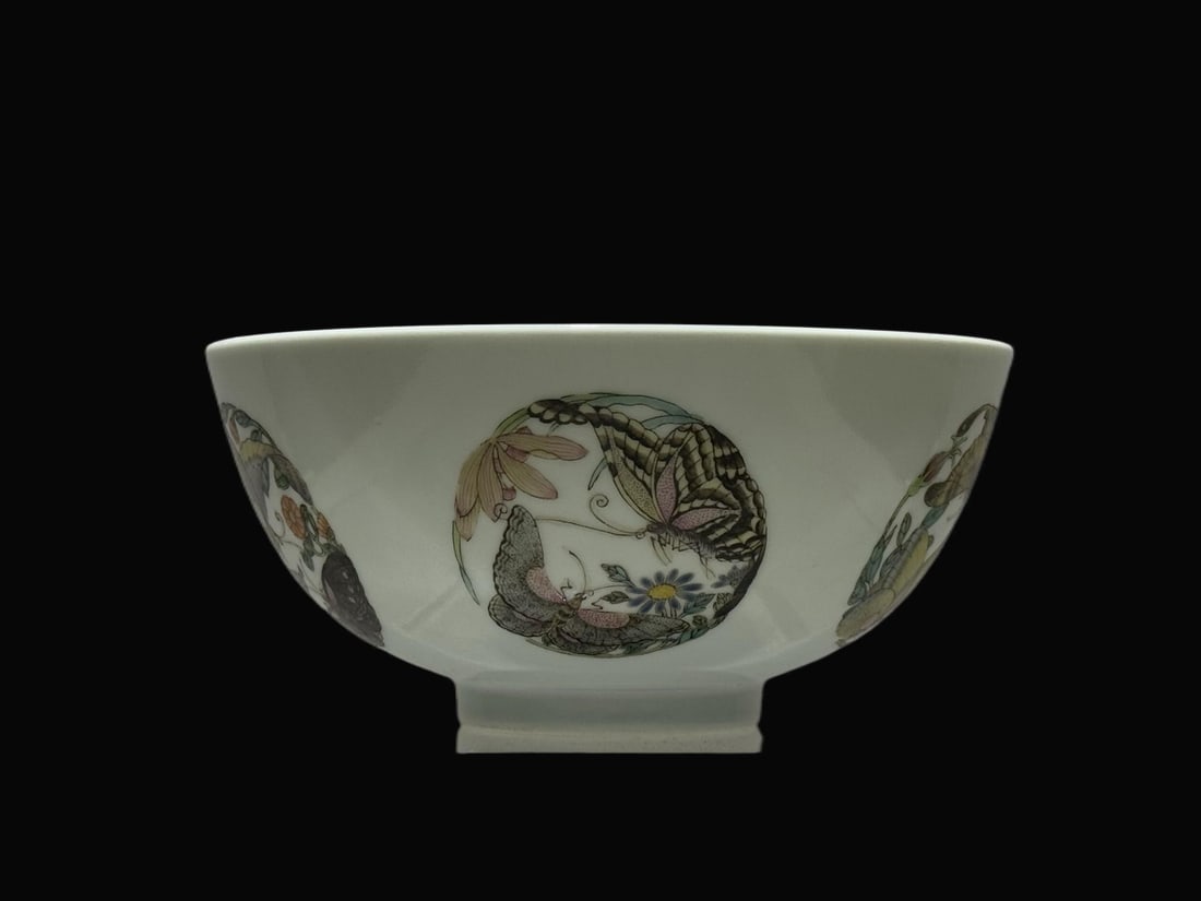 A Exquisite Famille-Rose Butterfly Pattern Bowl: A Exquisite Famille-Rose Butterfly Pattern Bowl,Qing Dynasty, China,Yongzheng Six-character Mark,Size:5.7in 