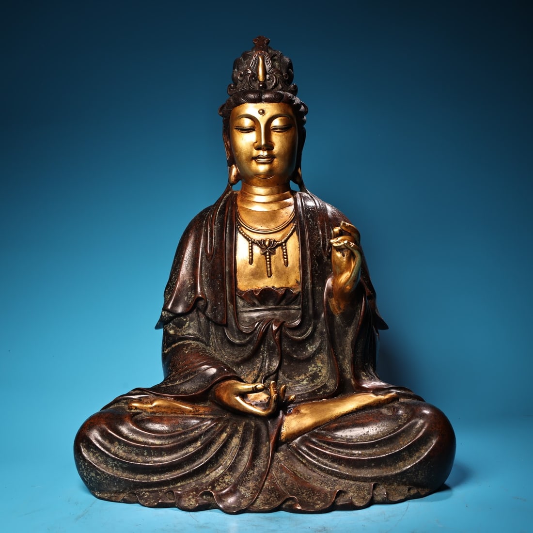 A Exquisite Gilt Bronze Carved Statue of Avalokitesvara Ornament (1 of 15)