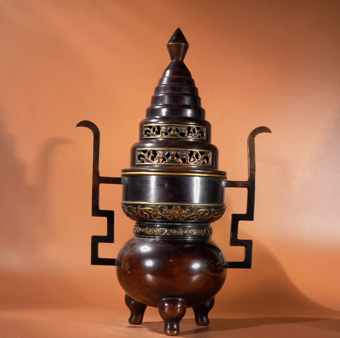 A Exquisite Gilt Bronze Double-Ears Censer: A Exquisite Gilt Bronze Double-Ears Censer,Ming Dynasty, China,Xuande Six-character Mark,Size:15.4inx5.4in,Weight:6415g 