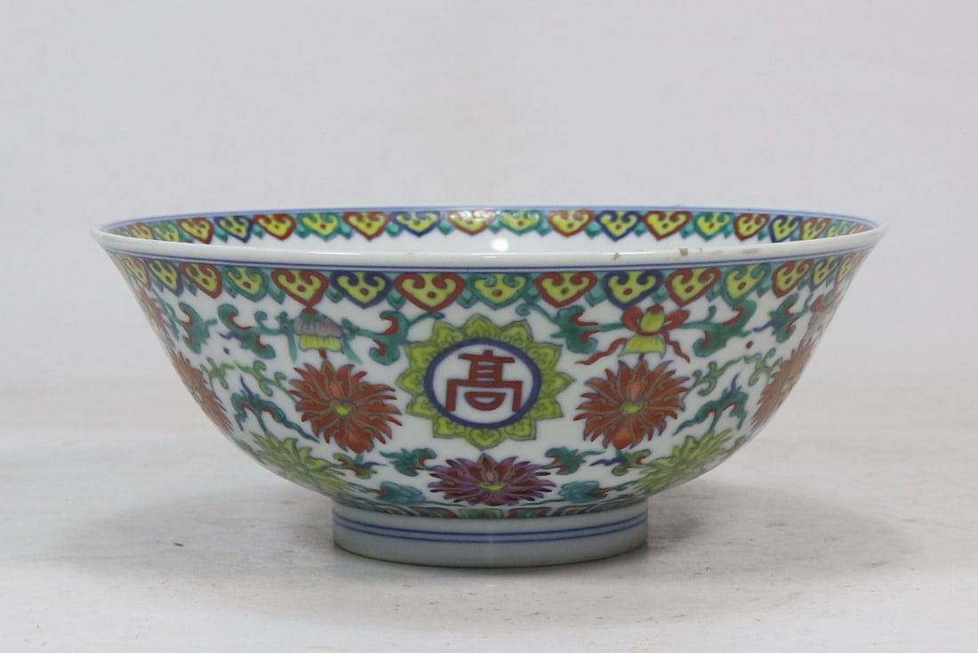 A Exquisite Doucai Flower Pattern Bowl (1 of 9)