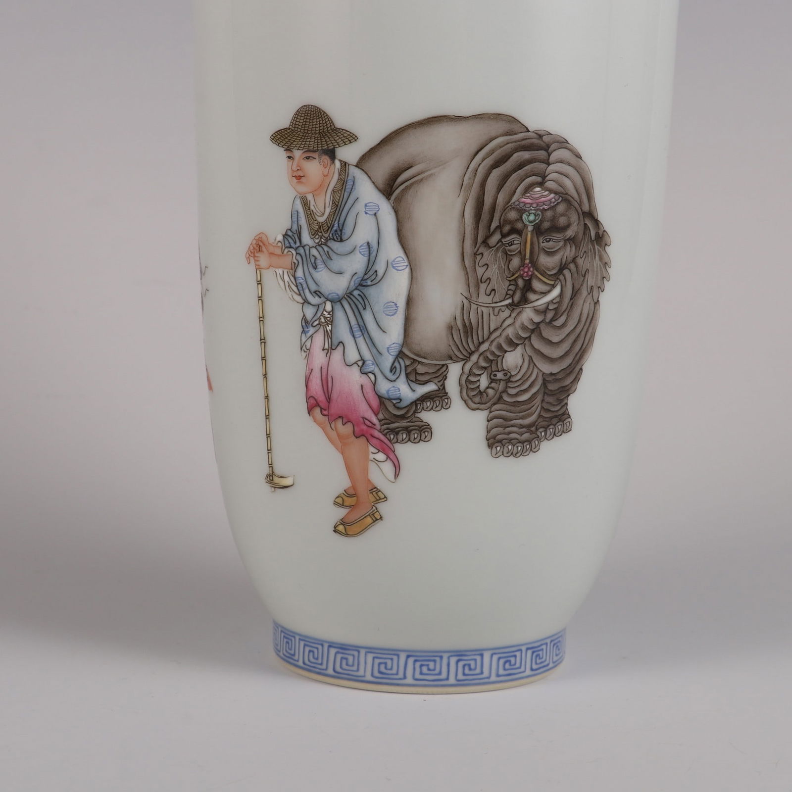 A Rare Enameled Figure Pattern Vase - 7
