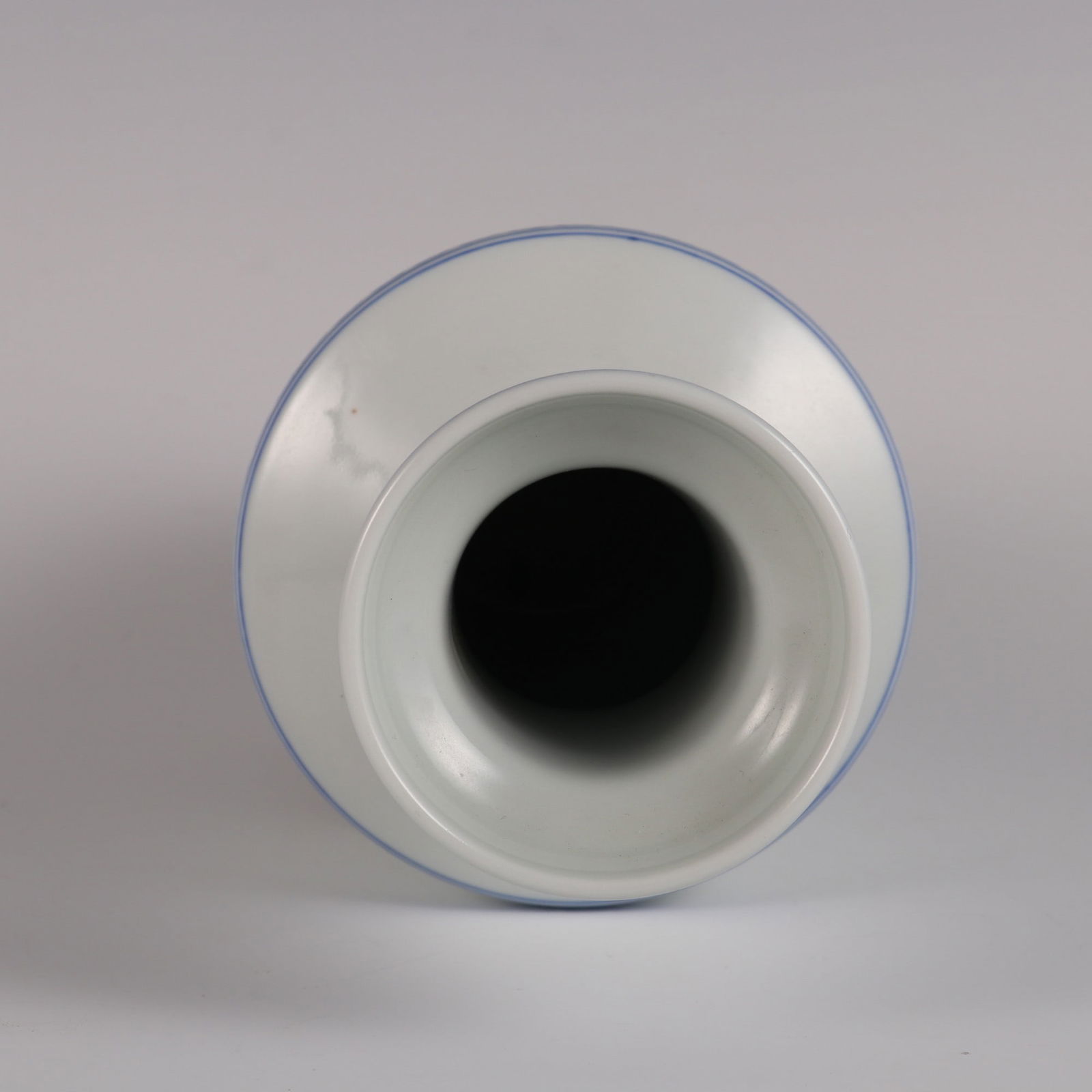 A Rare Enameled Figure Pattern Vase - 8