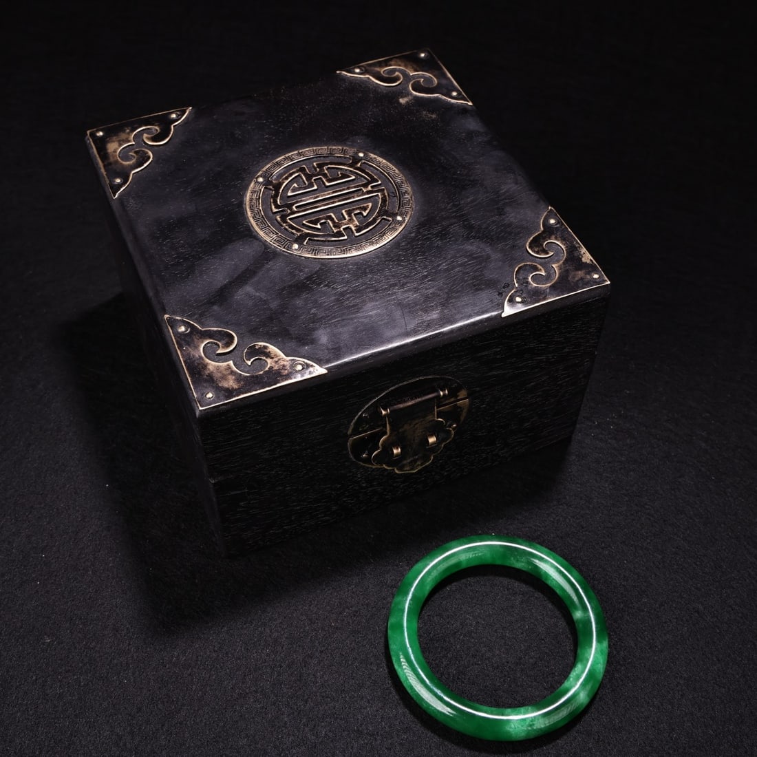 A Exquisite Jadeite Bracelets - 9