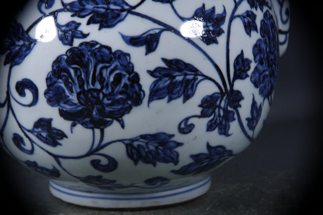 Blue and White Flower Pattern Ewer - 8