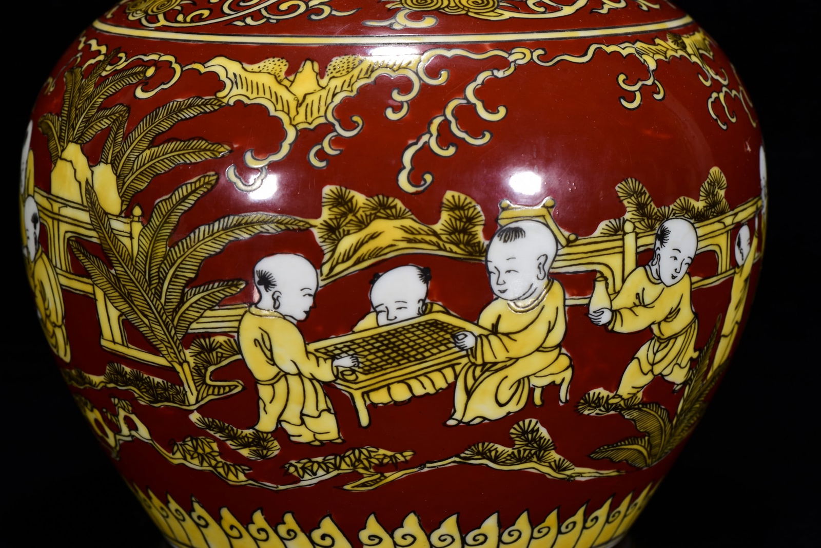 A Rare Plain Color Figures Pattern Jar - 5