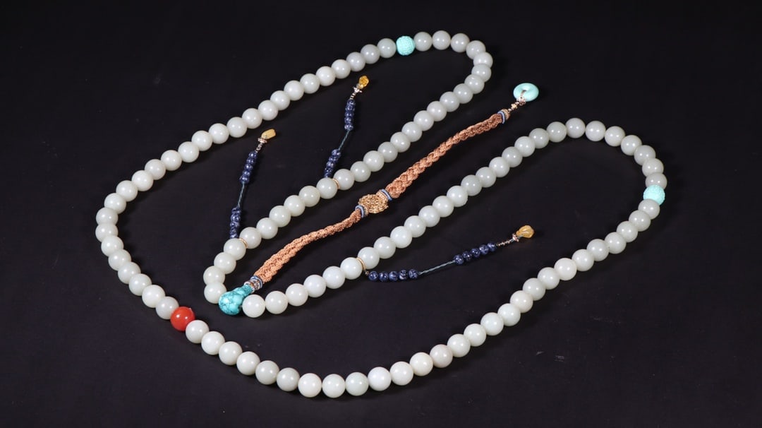 A Set of Exquisite Hetian Jade String of Beads: A Set of Exquisite Hetian Jade String of Beads,Qing Dynasty,China,Size:0.6in,Weight:498g 一套和田玉手串,中国清代