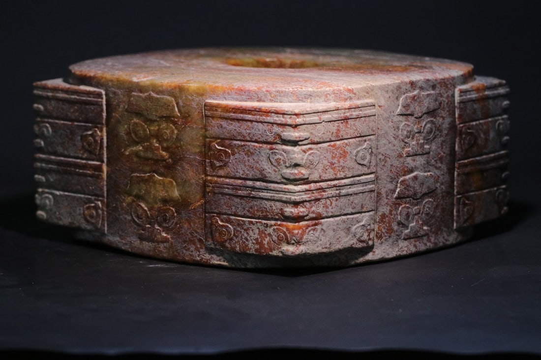 A Exquisite Gaogu Jade Beast-Face Pattern Ornament: A Exquisite Gaogu Jade Beast-Face Pattern Ornament,Ancient Time, China,Size:8.9inx8.7inx4.1in,Weight:14230g 