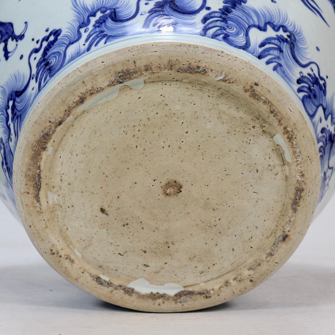 A Exquisite Blue and White Dragon Pattern Jar - 6