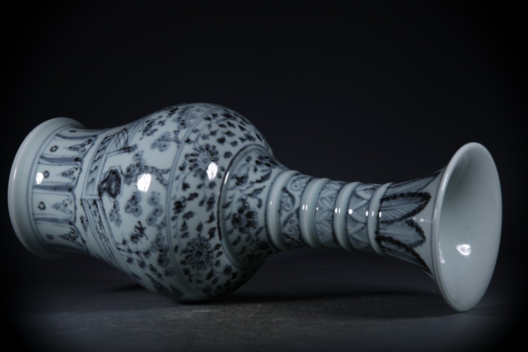 Blue and White Pine and Bamboo Pattern Vase - 8