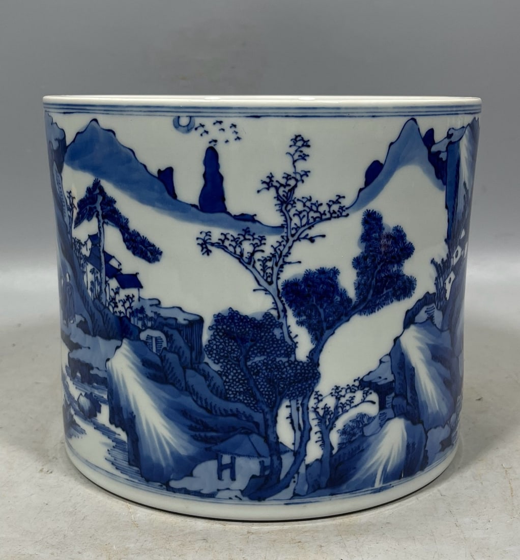 Blue and White Deer Pattern Brush Pot: Blue and White Deer Pattern Brush Pot,Qianlong Dynasty, China,Kangxi Six-character Mark,Size:6.7inx7.9in 