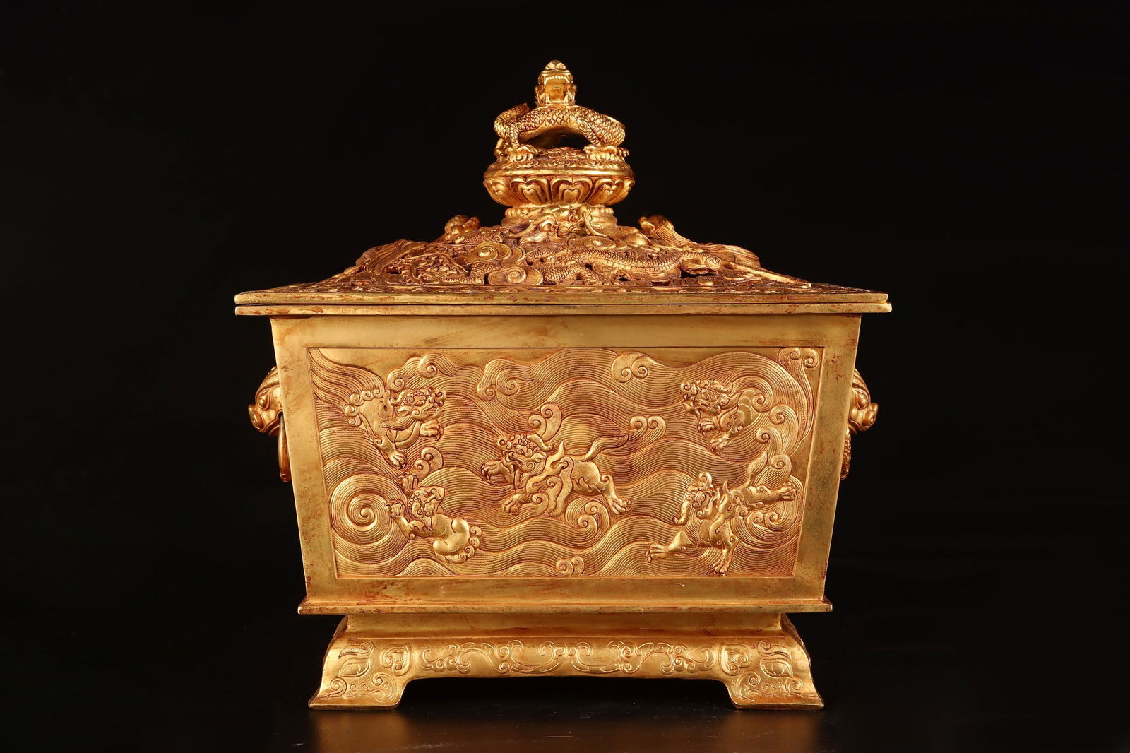Bronze Gilt Dragon Pattern Censer: Bronze Gilt Dragon Pattern Censer,Qing Dynasty, China,Qianlong Six-character Mark,Size:9.8inx7.3inx9.8in,Weight:4829g 