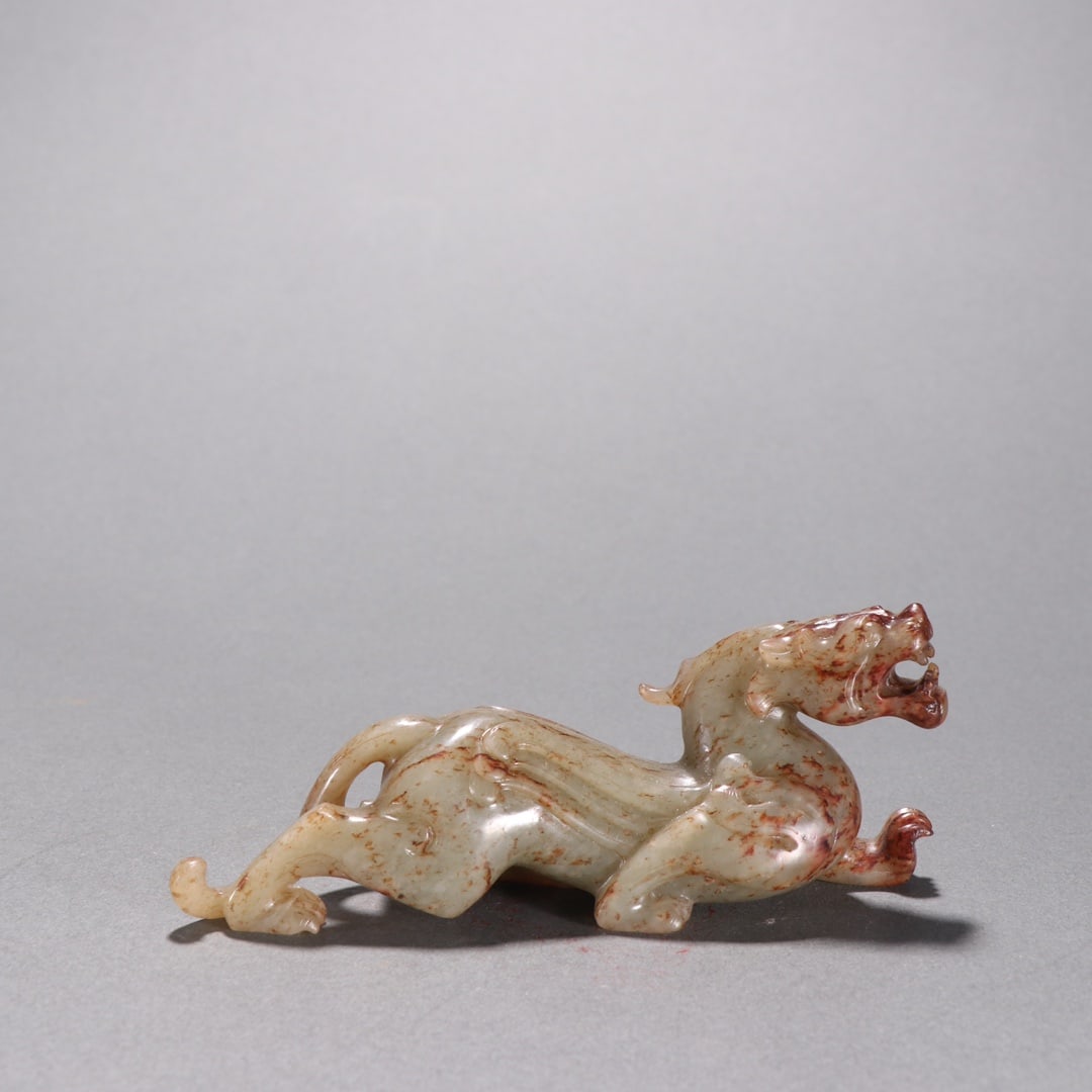 A Exquisite Hotan Jade Dragon Ornament: A Exquisite Hotan Jade Dragon Ornament,Han Dynasty, China,Size:4.9inx2.1in,Weight:171.6g 和田玉龙摆件,中国汉代