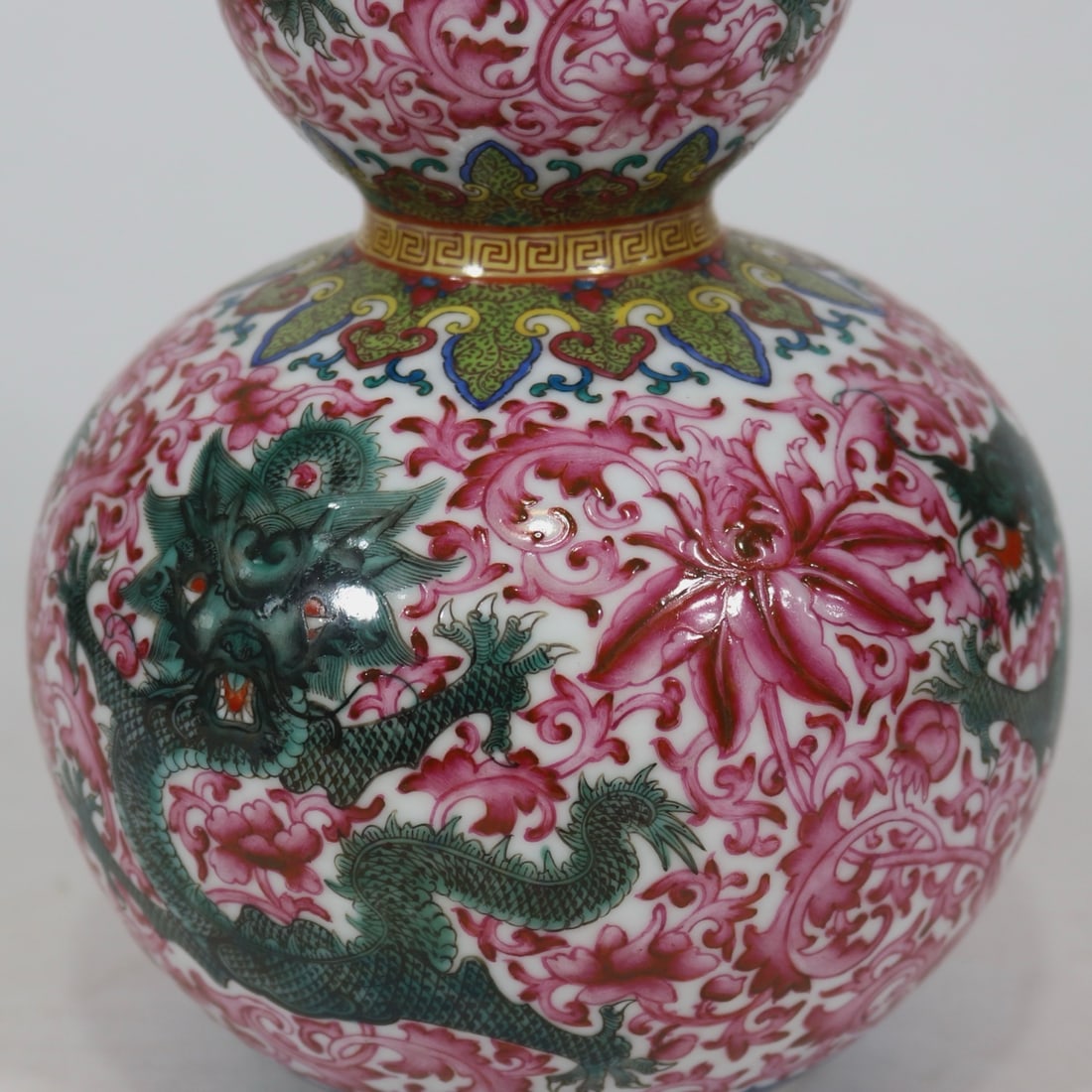 A Exquisite Ruby Red-Glazed Dragon Pattern Gourd-Shaped Vase - 7