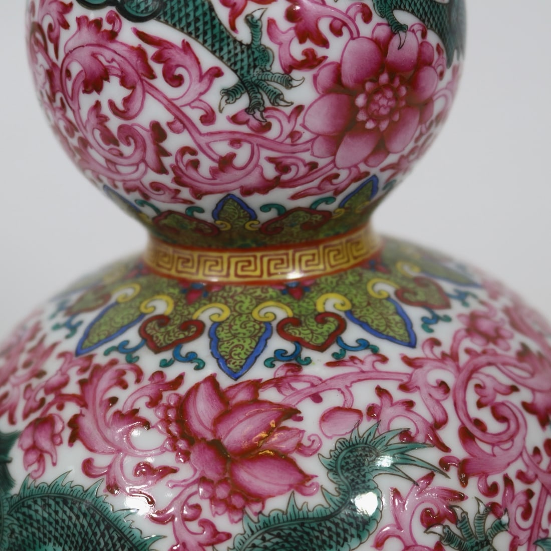 A Exquisite Ruby Red-Glazed Dragon Pattern Gourd-Shaped Vase - 8