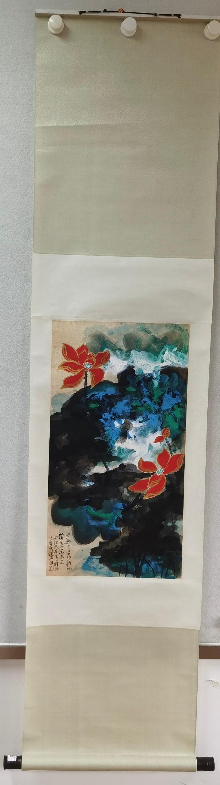 A Chinese Vertical Scroll Ink Painting of Flower on Paper: A Chinese Vertical Scroll Ink Painting of Flower on Paper,Modern Time of China,Song Yugui,without frame size:23.6inx12.2in 