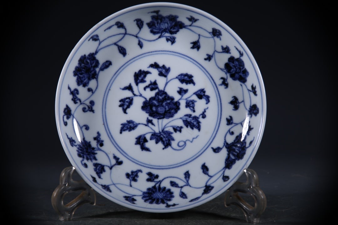 Blue and White Lotus Pattern Plate (1 of 6)