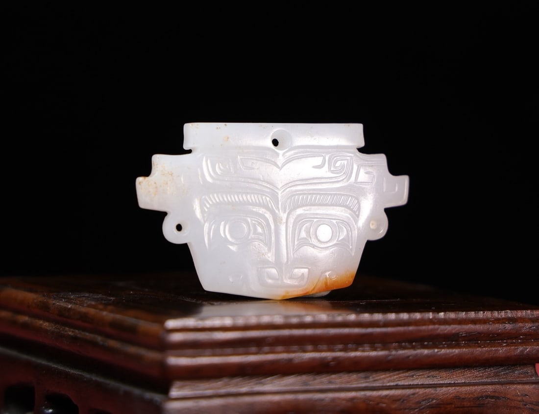 A Exquisite Hetian White Jade Human-Face Pattern Pendant: A Exquisite Hetian White Jade Human-Face Pattern Pendant,Qing Dynasty, China,Size:2inx1.2inx0.2in,Weight:14g 和田白玉人面玉佩,中国清&#