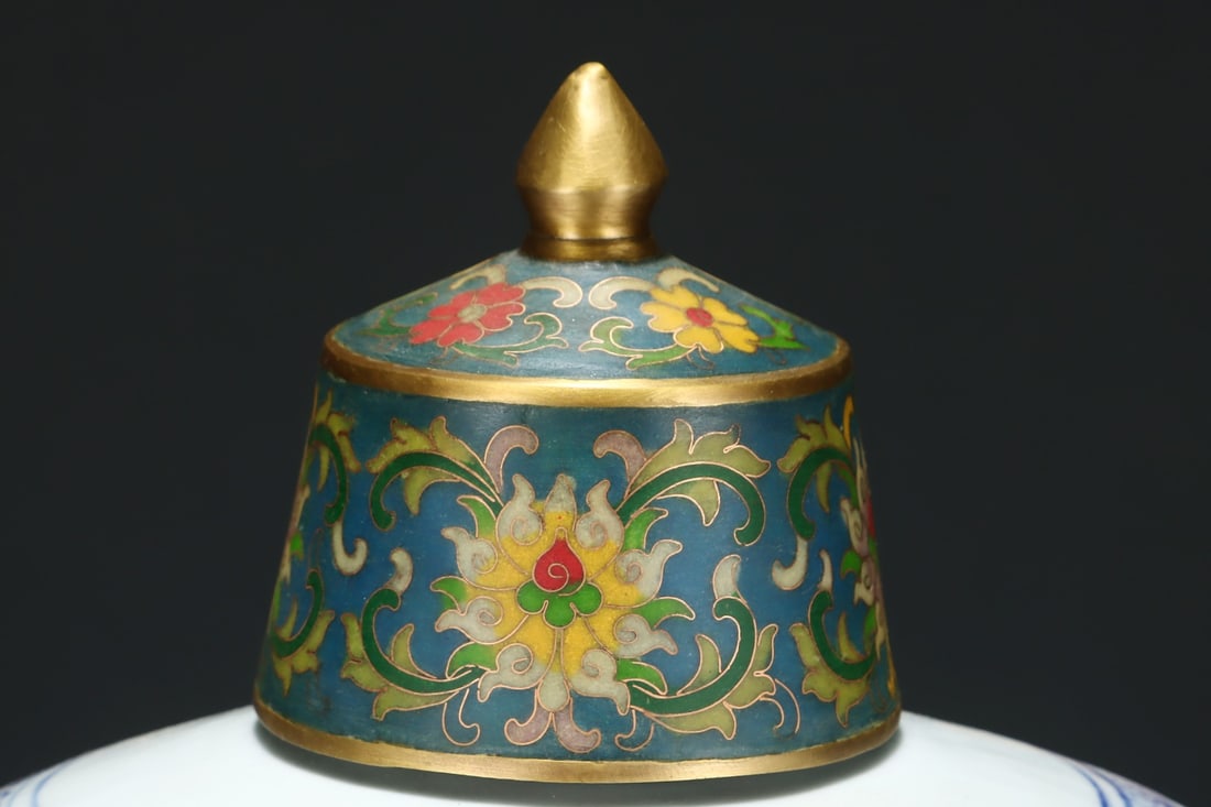 A Exquisite Blue and White Lotus Pattern Pattern Vase - 5