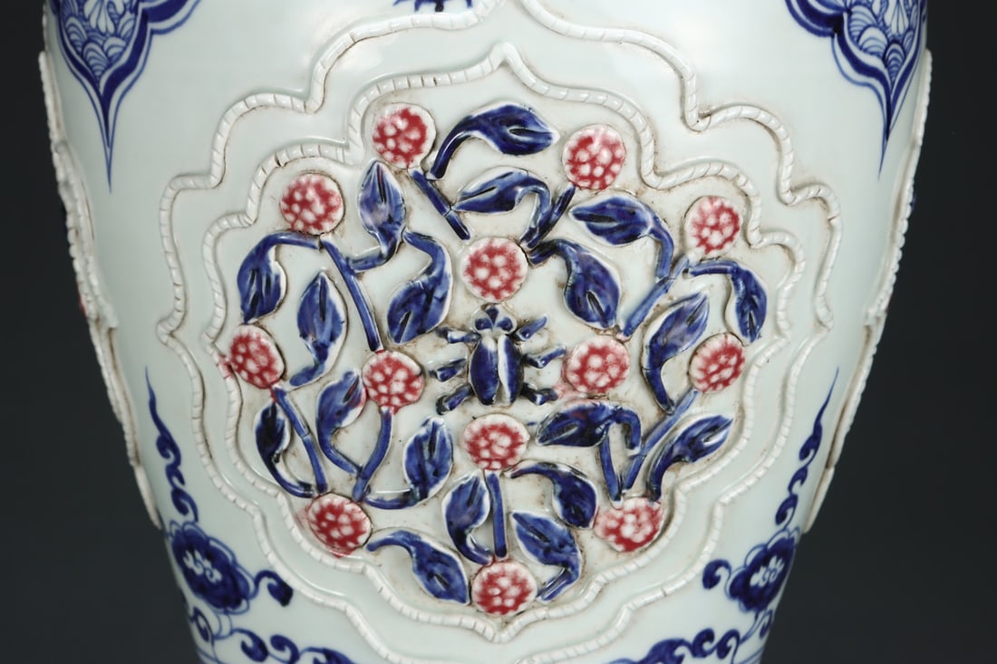 A Exquisite Blue and White Lotus Pattern Pattern Vase - 6