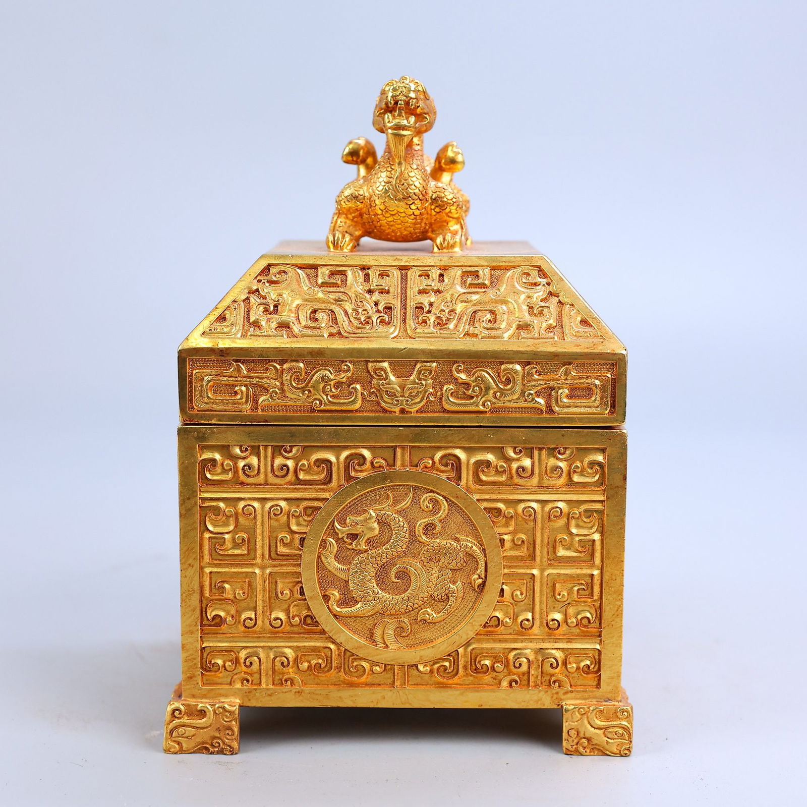 A Exquisite Bronze Gilt Carved Auspicious Beast Seal (1 of 10)