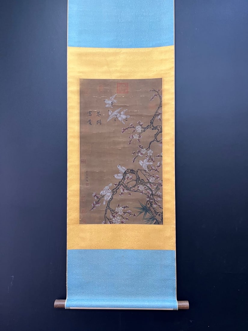 A Chinese Vertical Scroll Ink Painting of Flower and Bird on Silk: A Chinese Vertical Scroll Ink Painting of Flower and Bird on Silk,Song Dynasty, China,Xu Chongsi,without frame size:15inx26.4in 