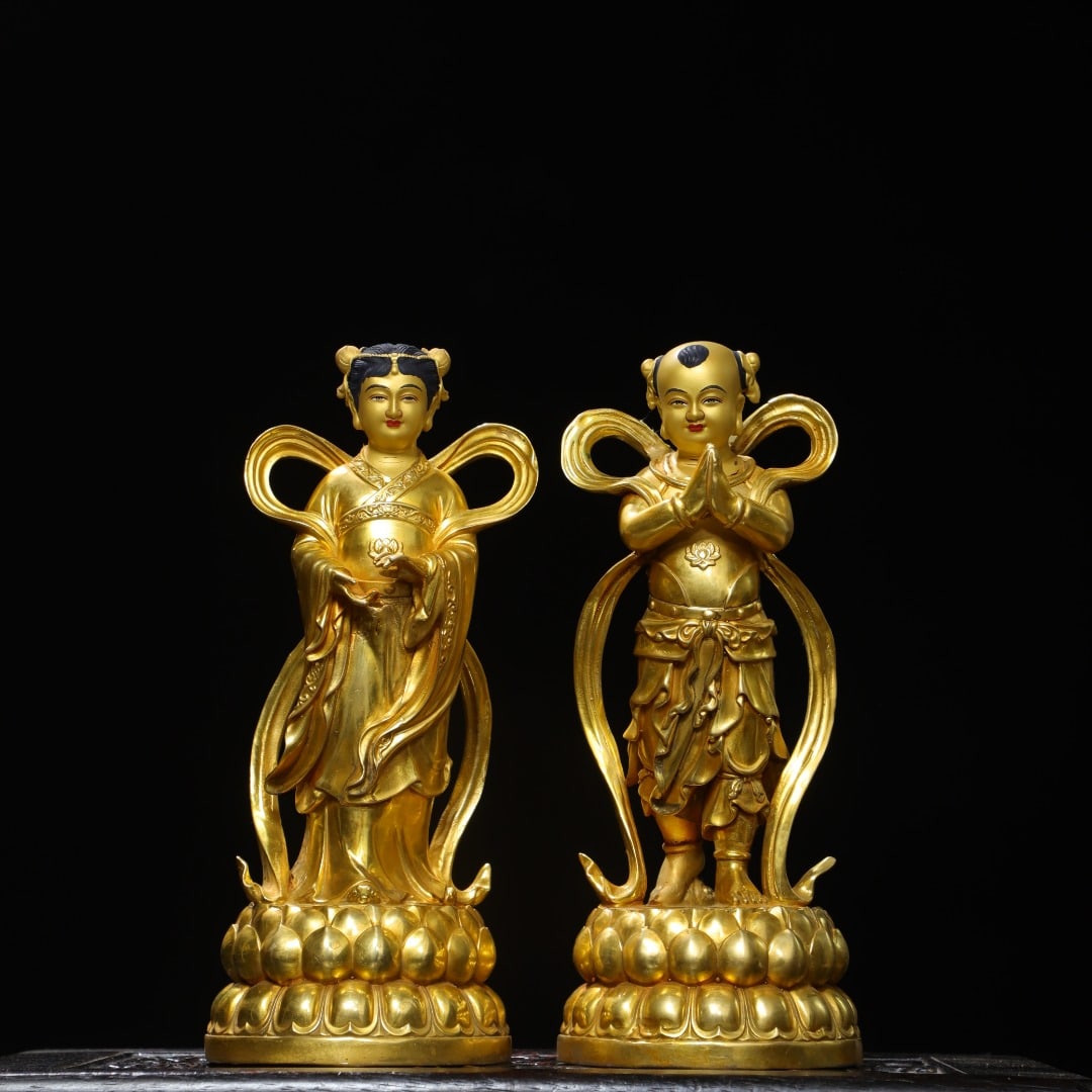 A pair of Exquisite Gilt Bronze Painted Color Buddha Statue Ornament: A pair of Exquisite Gilt Bronze Painted Color Buddha Statue Ornament,Qing Dynasty, China,Size:29x12x4.5in,Weight:3450g 