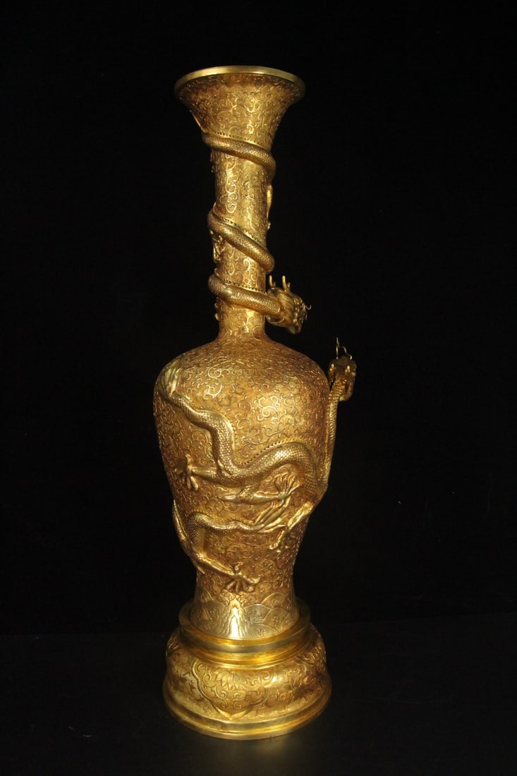 A Exquisite Gilt Bronze Carved Coiled Dragon Vase: A Exquisite Gilt Bronze Carved Coiled Dragon Vase,Tang Dynasty, China,Size:10.6inx10.6in; 10.6inx10.6inx36.4in, Total Weight:26930g 