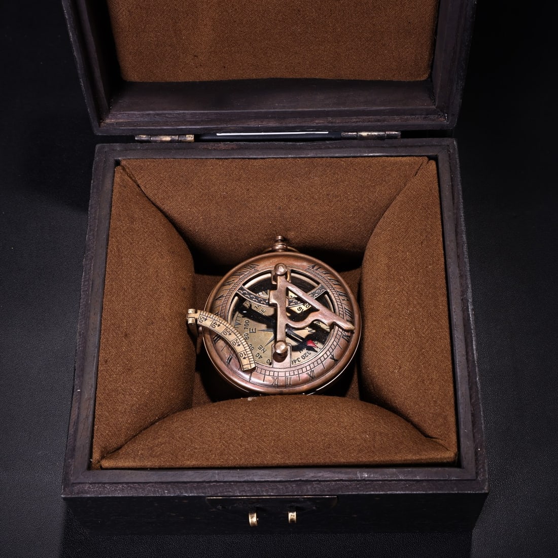 A Exquisite Bronze Compass - 2