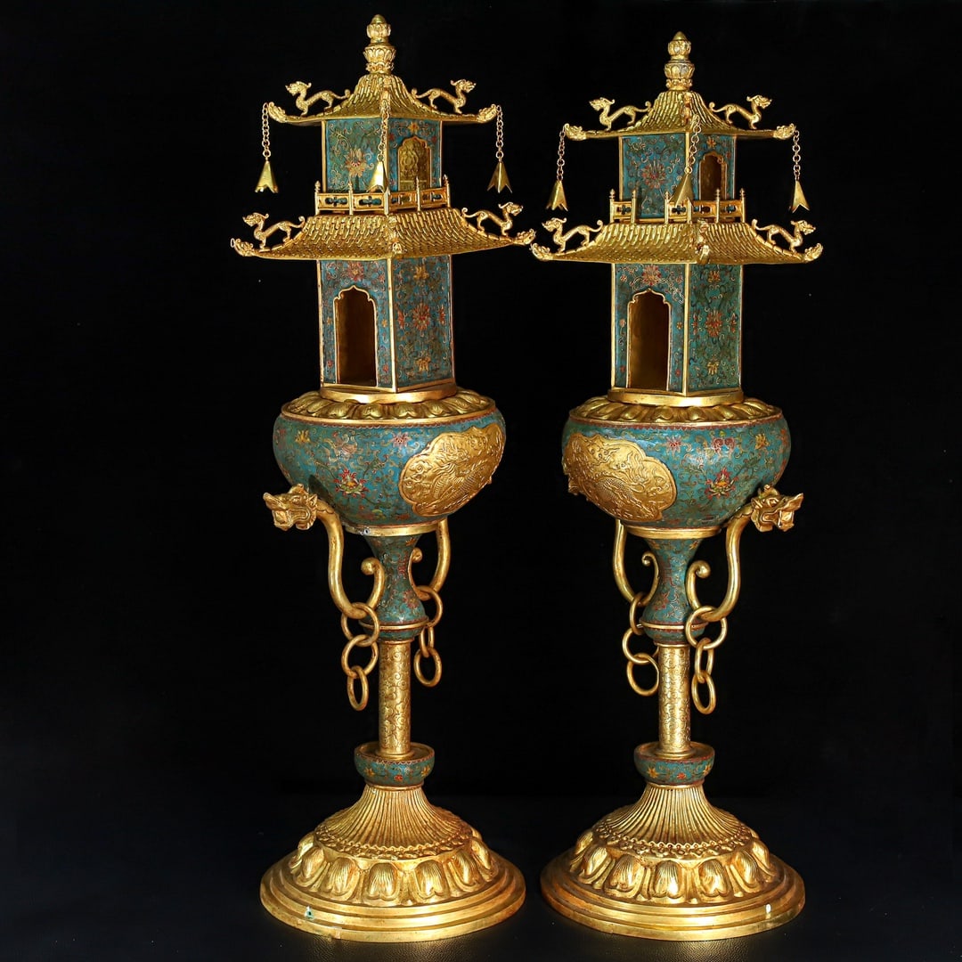 A pair of Exquisite Cloisonne Gilt Bronze Dragon-Ears Lamp: A pair of Exquisite Cloisonne Gilt Bronze Dragon-Ears Lamp,Qing Dynasty, China,Size:32.3inx12.6in,Weight:15056g 