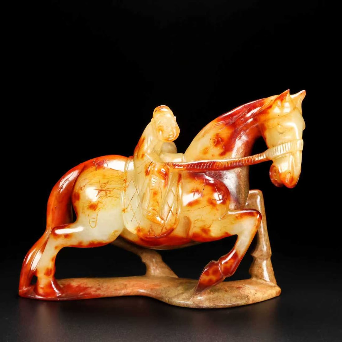 A Exquisite Hotan Jade Horse Ornament: A Exquisite Hotan Jade Cup,Han Dynasty,China,Size:6.3inx2.4inx4.3in,Weight:608g 和田玉马摆件,中国汉代,带款