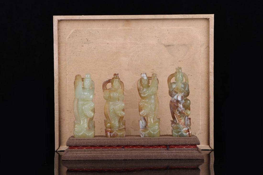 A Set of Exquisite Hetian Jade Human Figure Ornament: A Set of Exquisite Hetian Jade Human Figure Ornament,Tang Dynasty,China,Size:4.1inx1.4in(each),Weight:480g 