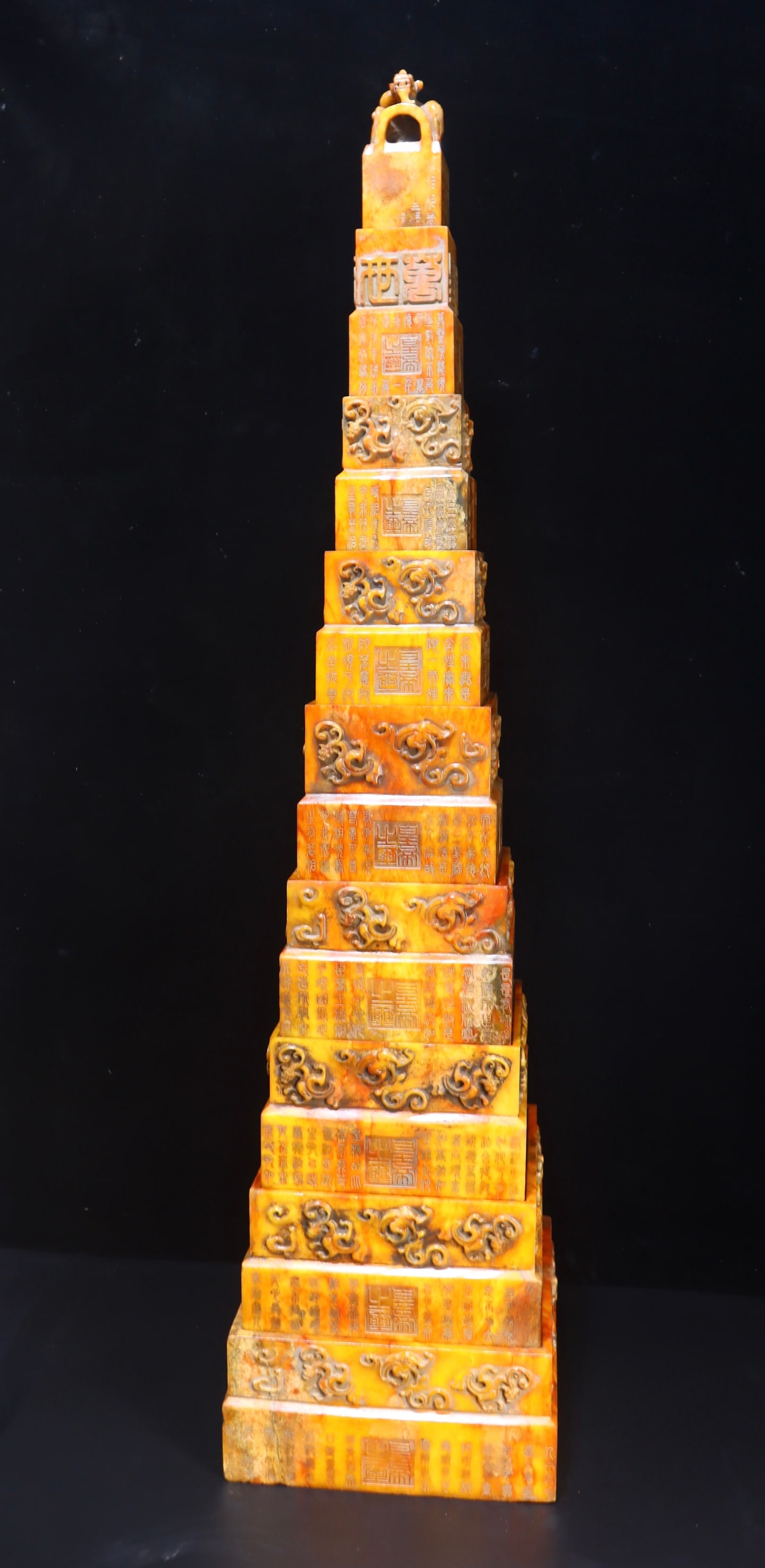 A Set of Exquisite Hotan Jade Seal: A Set of Exquisite Hotan Jade Seal,Han Dynasty, China,Size:10inx10.2inx42.5in 一套和田玉印章,中国汉代