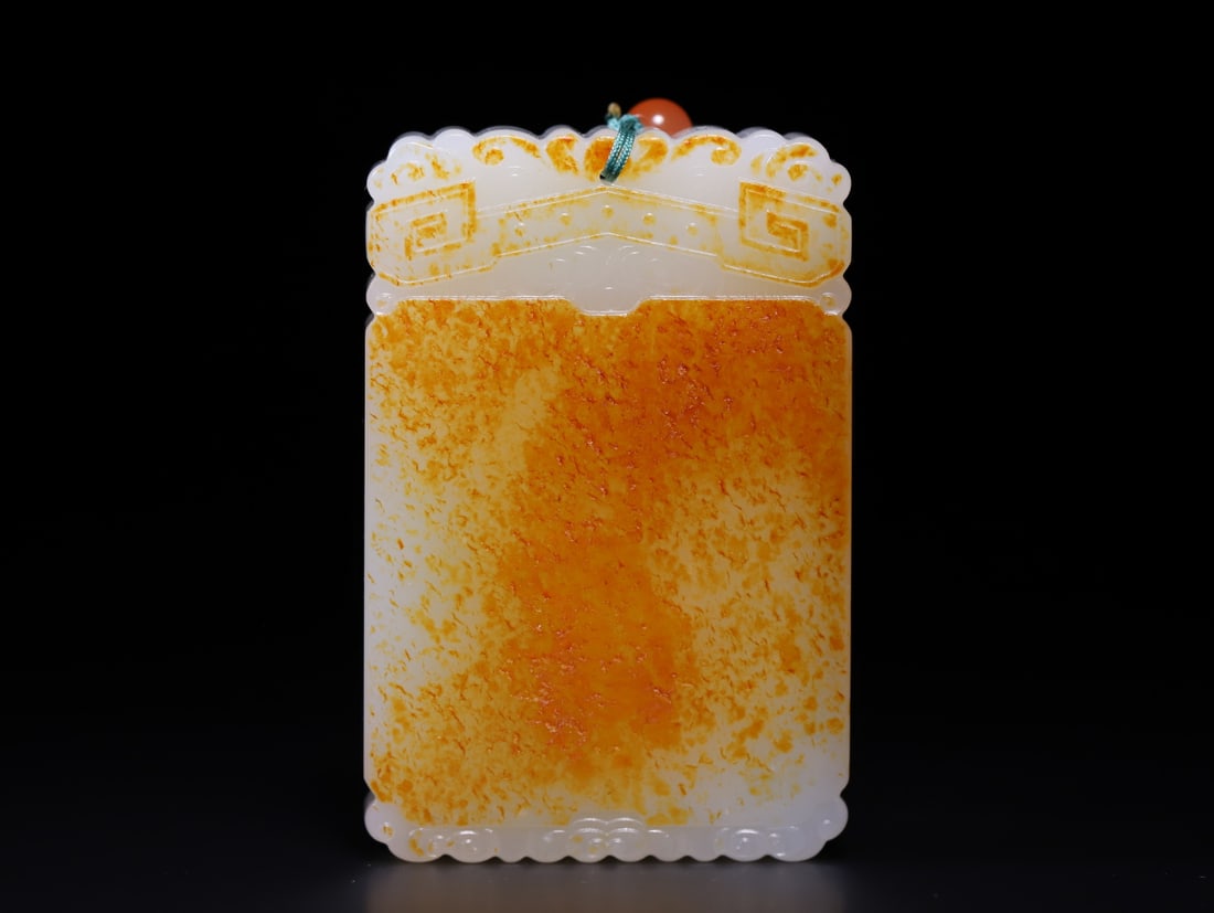 A Exquisite Hotan Jade Brand: A Exquisite Hotan Jade Brand,Qing Dynasty, China,Size:2.4inx1.6inx0.4in,Weight:76g 和田玉平安无事牌,中国清代