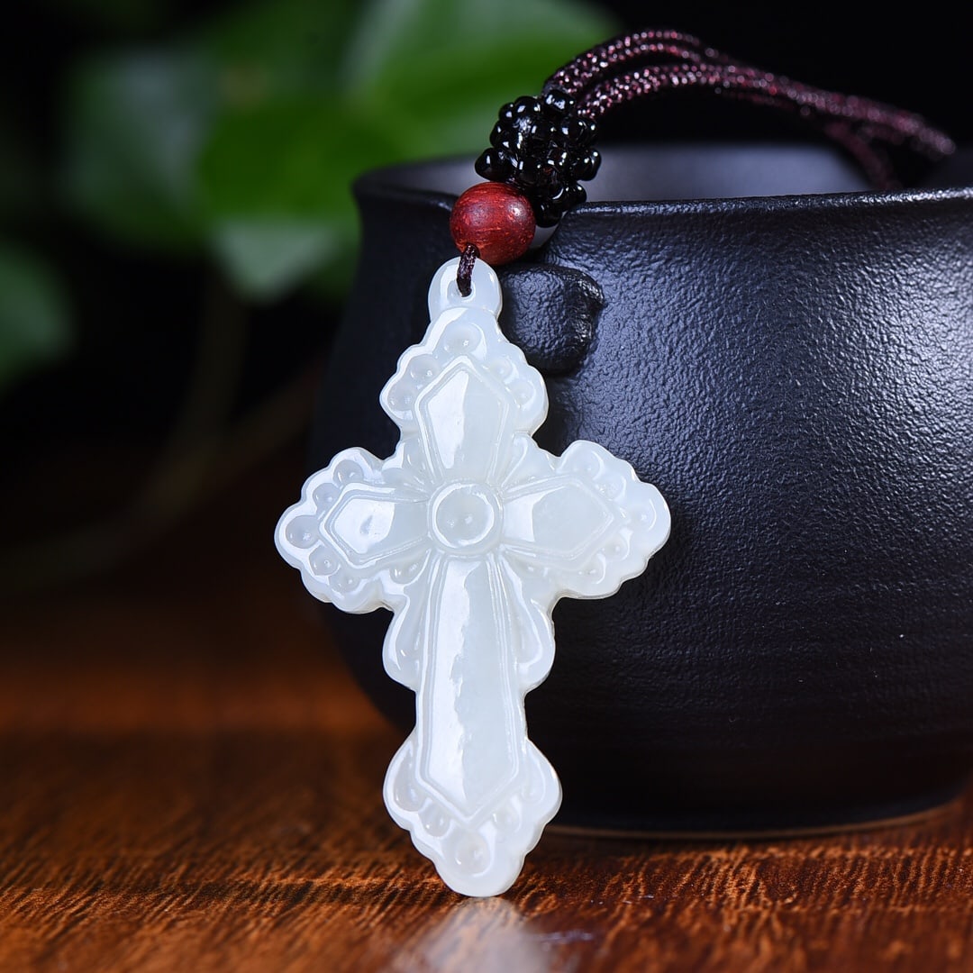 A Exquisite Hotan Jade Cross Pendant: A Exquisite Hotan Jade Cross Pendant,Size:1.1inx1.9in 和田玉十字架吊坠
