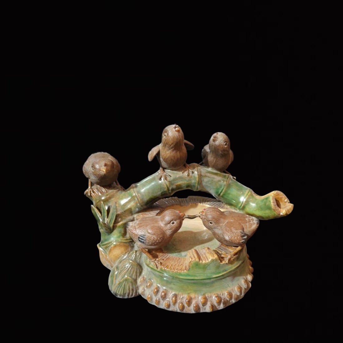 An Exquisite Shiwan yao Bird Ornament: An Exquisite Shiwan yao Bird Ornament,Qing Dynasty, China,Size:12.2inx7.1inx8.7in 石湾窑鸟摆件,中国清代
