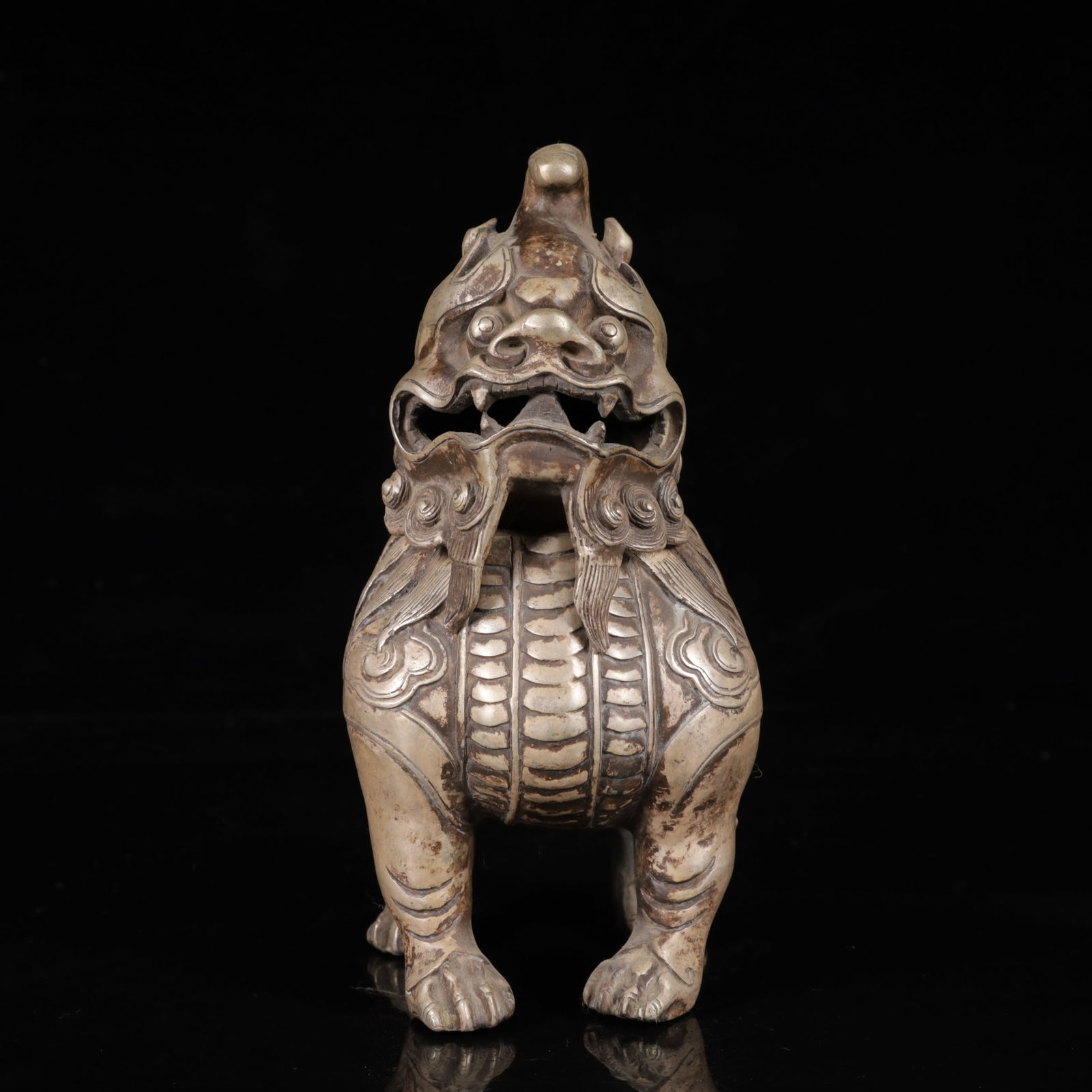 An Exquisite Silver Auspicious Beast Ornament - 3