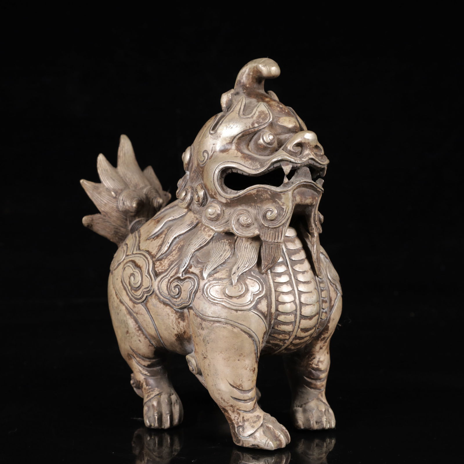An Exquisite Silver Auspicious Beast Ornament - 5