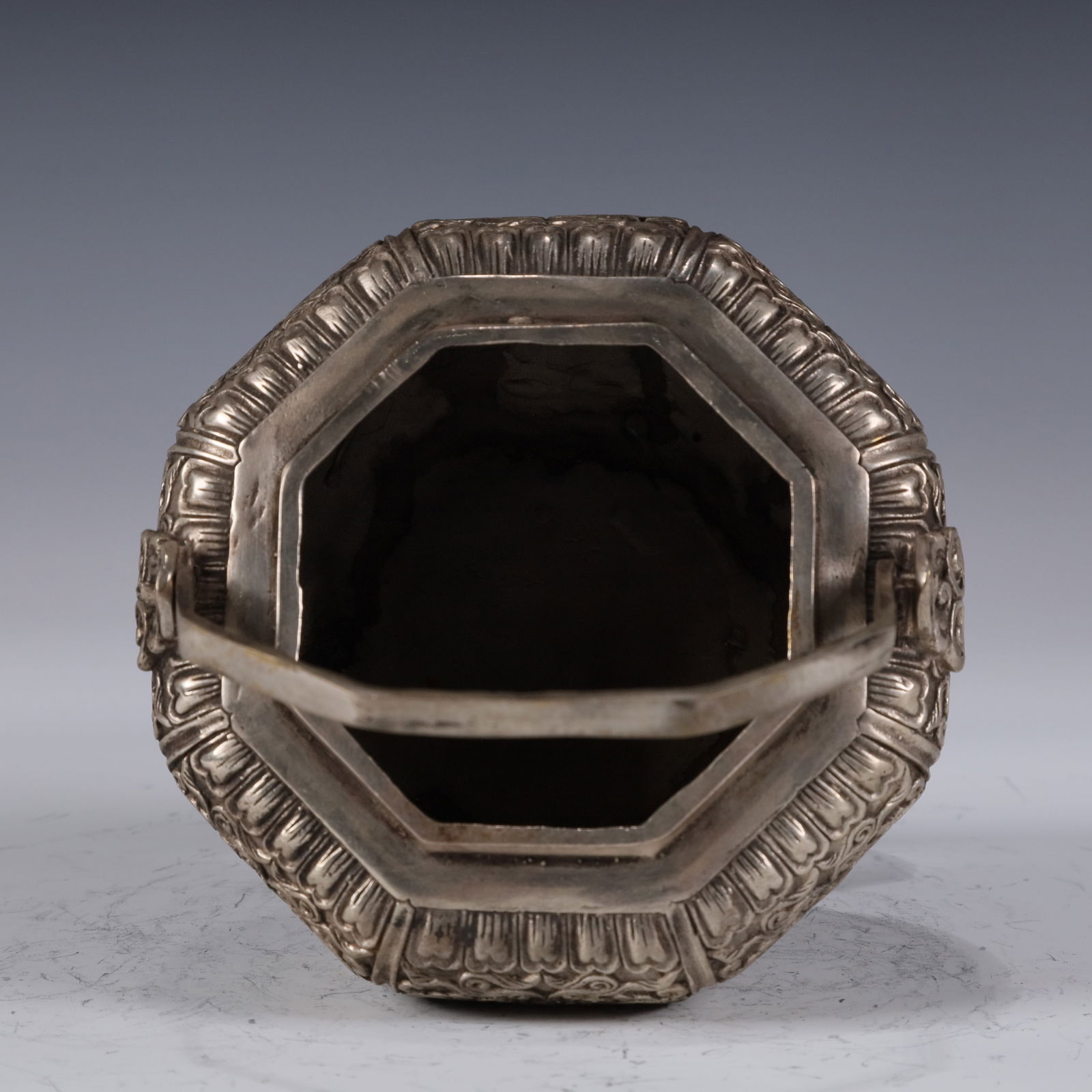 An Exquisite Silver-plated Eight Treasures PatternHandwarmer - 6