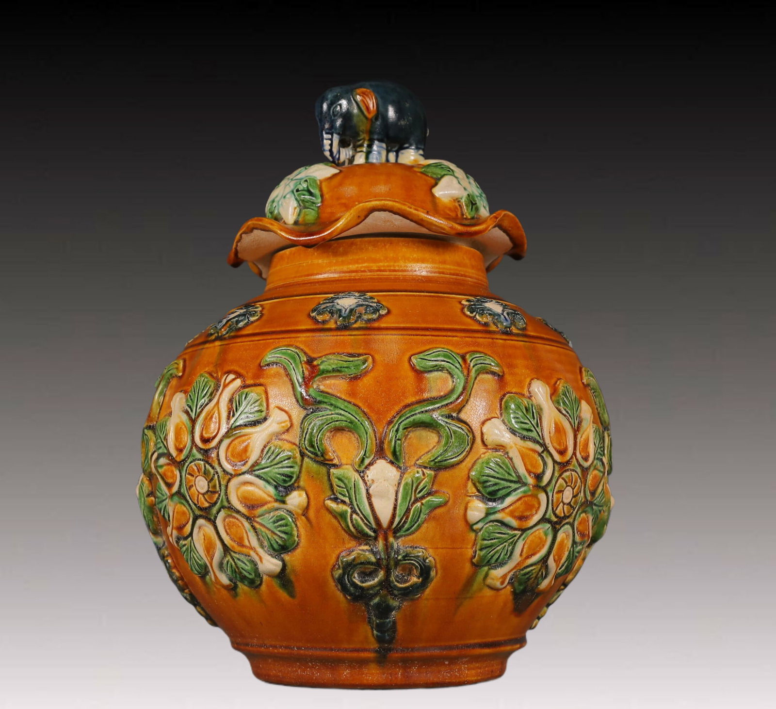 A Rare Tang Tri-Color Glazed Pottery Flower Pattern Cover Jar - 4