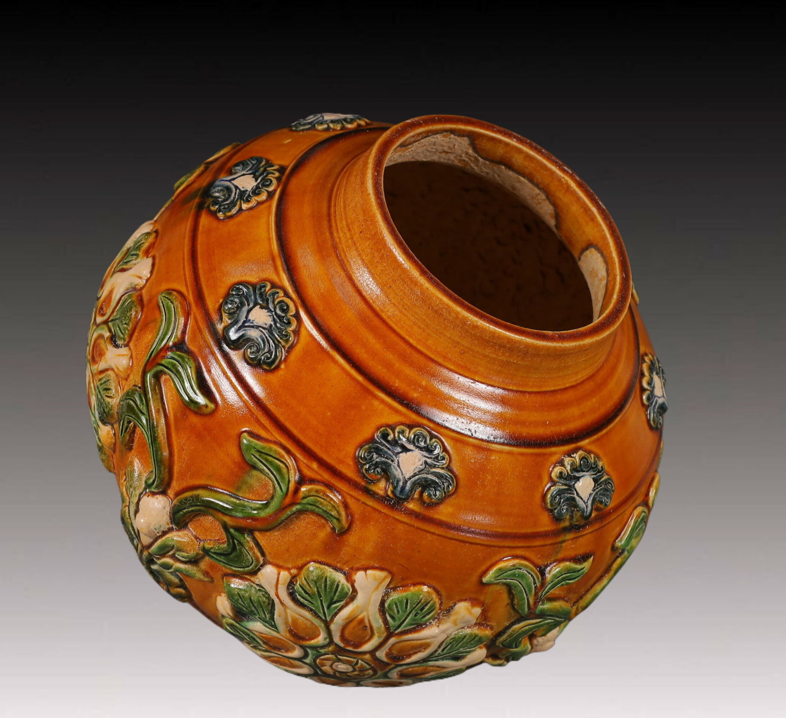 A Rare Tang Tri-Color Glazed Pottery Flower Pattern Cover Jar - 8