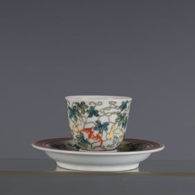 An Exquisite Famille-Rose Bats and Gourd Pattern Cup,with Plate
