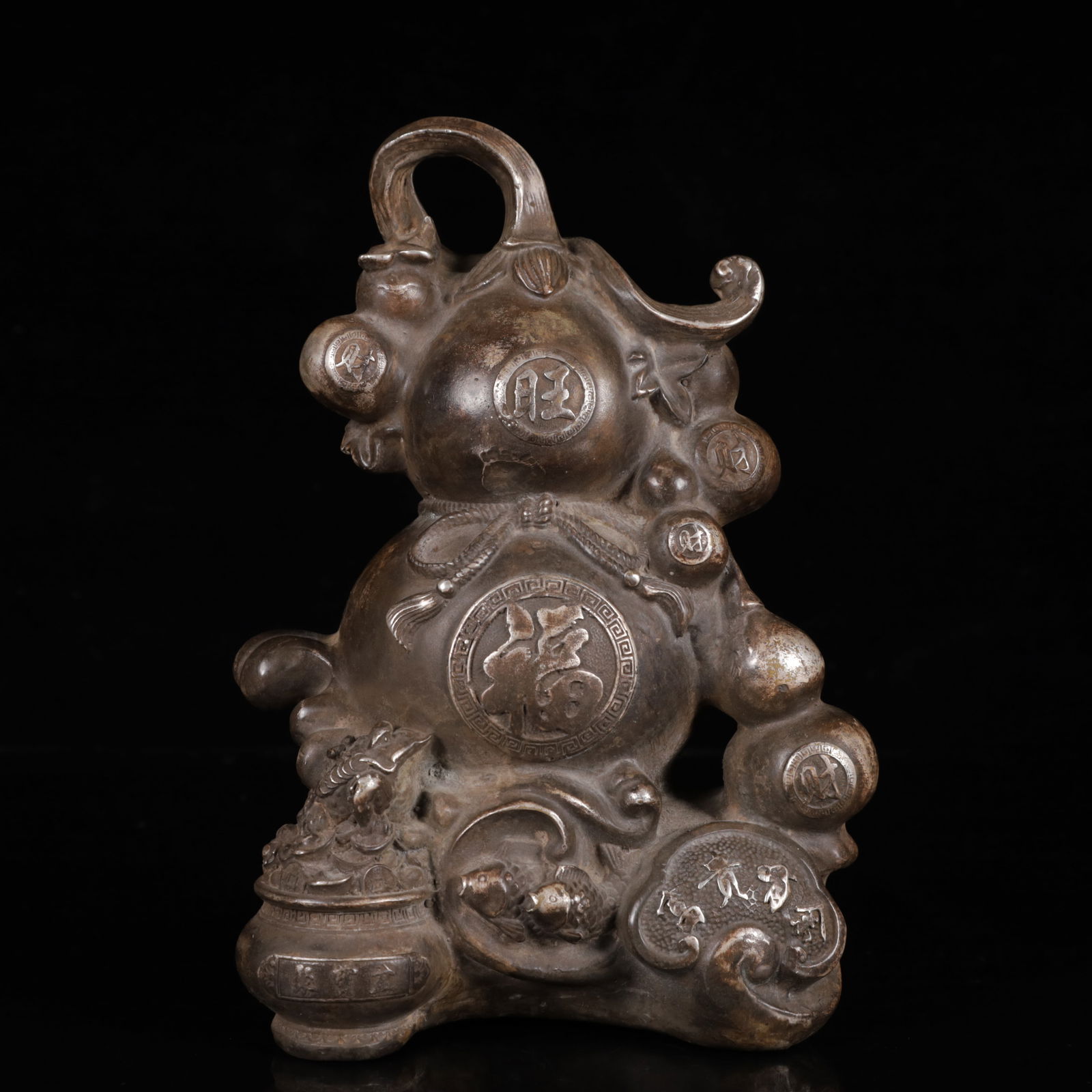 An Exquisite Silver Fu-Character Pattern Gourd-Shaped Ornament: An Exquisite Silver Fu-Character Pattern Gourd-Shaped Ornament,Qing Dynasty,China,Qianlong Four-Character Mark,Size:5.5inx4.3inx8.3in,Weight:1800g 